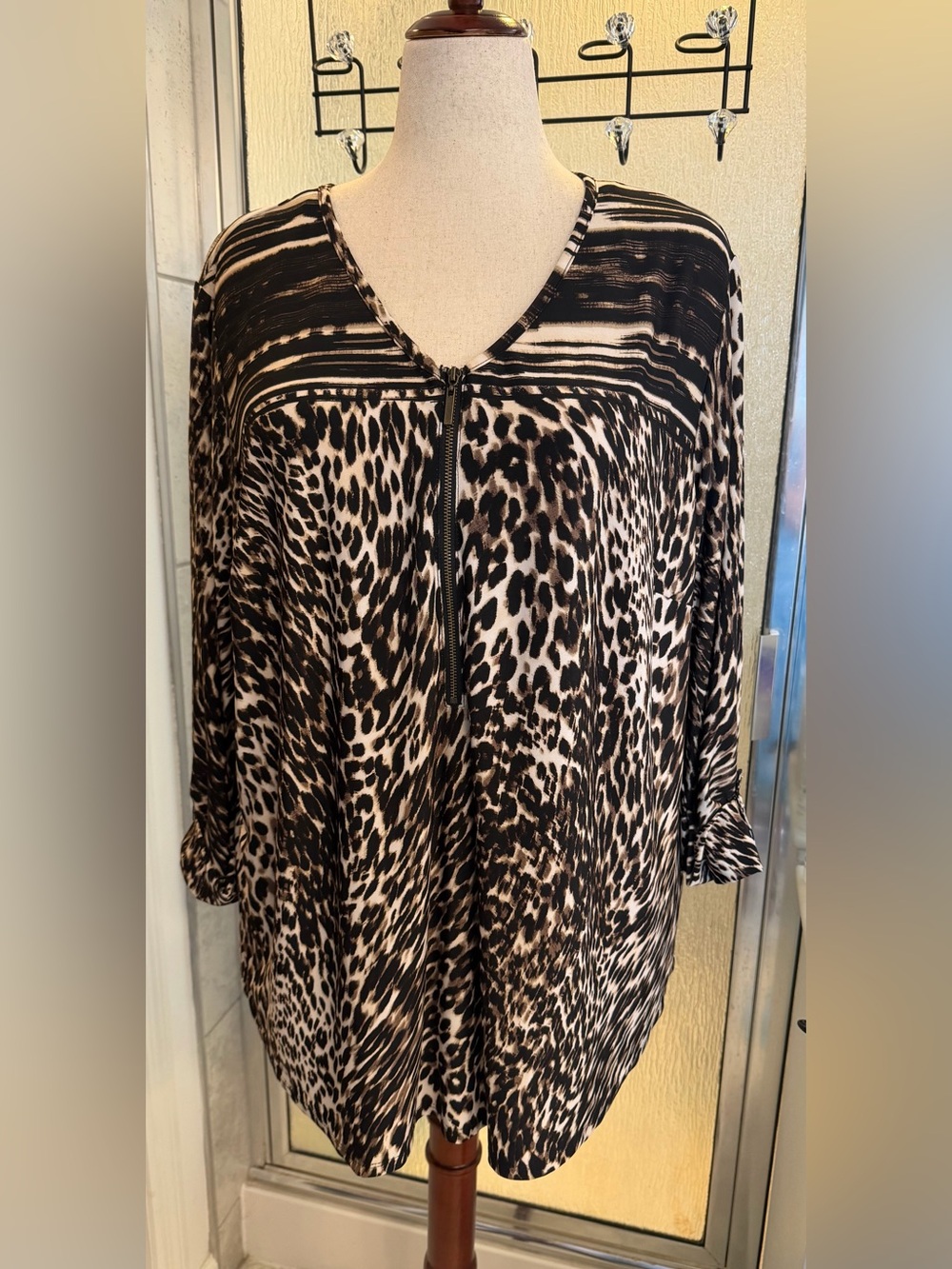 Dressbarn Plus Size 3X NWT Leopard Animal Print Zip V-Neck Blouse Tunic Top $20